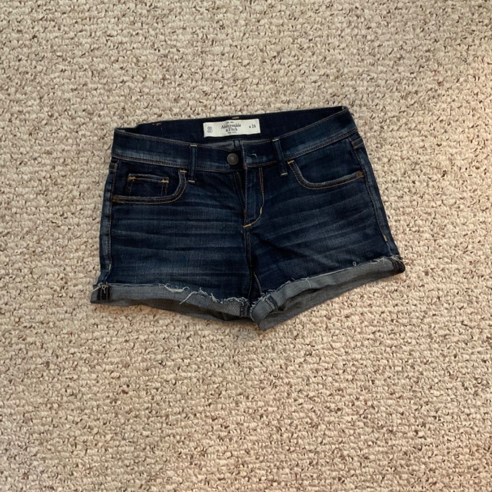 Abercrombie and Fitch dark wash cuffed denim shorts size 00/24 - Picture 2 of 5
